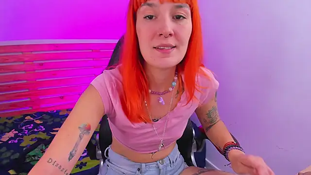 Snapshot of MaryJaneDove chatting on 15, 1, 2025 MaryJaneDove online show from 15, 1, 2025