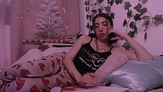 Snapshot of darkcandy666 chatting on 11, 11, 2025 darkcandy666 online show from 11, 11, 2025