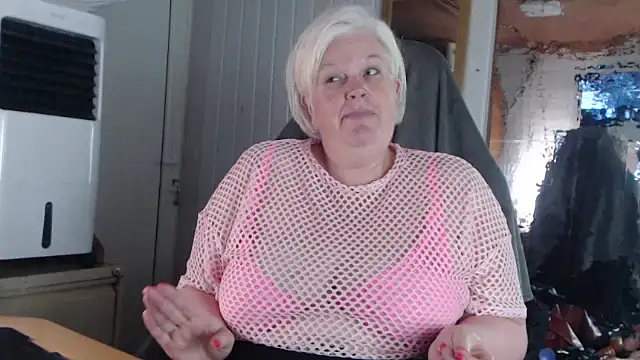 sexychazza16 online show from 15, 10, 2025