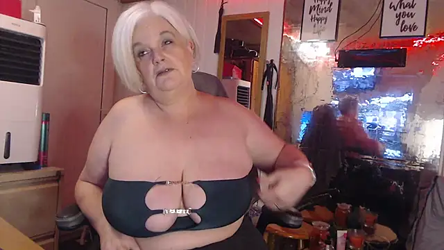 sexychazza16 online show from 6, 1, 2026