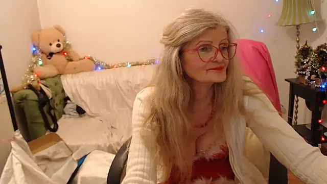 Snapshot of BlairFort chatting on 22, 12, 2024 BlairFort online show from 22, 12, 2024