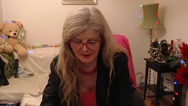 Snapshot of BlairFort chatting on 4, 1, 2025 BlairFort online show from 4, 1, 2025