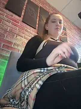 Snapshot of CandyShoopp chatting on 9, 3, 2025 CandyShoopp online show from 9, 3, 2025