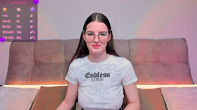 Snapshot of AriellaTesk chatting on 3, 3, 2025 AriellaTesk online show from 3, 3, 2025