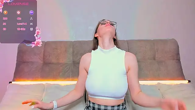 Snapshot of AriellaTesk chatting on 17, 10, 2025 AriellaTesk online show from 17, 10, 2025