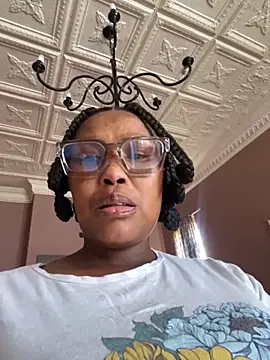 Snapshot of BADFATASS85 chatting on 4, 12, 2025 BADFATASS85 online show from 4, 12, 2025