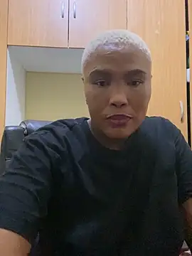 Snapshot of BADFATASS85 chatting on 16, 12, 2025 BADFATASS85 online show from 16, 12, 2025