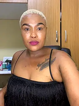 Snapshot of BADFATASS85 chatting on 16, 12, 2025 BADFATASS85 online show from 16, 12, 2025