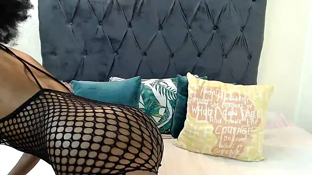 Snapshot of AvaOcean chatting on 11, 10, 2025 AvaOcean online show from 11, 10, 2025