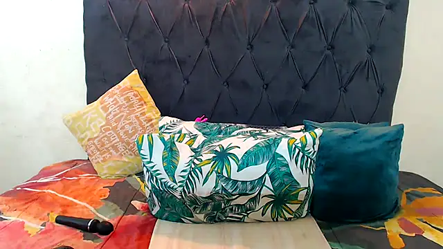 Snapshot of AvaOcean chatting on 14, 10, 2025 AvaOcean online show from 14, 10, 2025