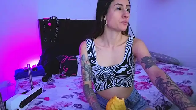 Snapshot of I_am_kim chatting on 3, 3, 2026 I am kim online show from 3, 3, 2026