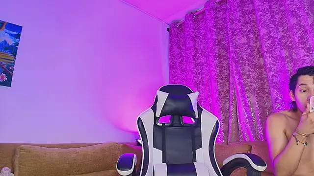 Snapshot of JacoboSwam chatting on 4, 12, 2025 JacoboSwam online show from 4, 12, 2025