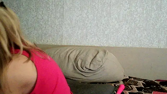 Snapshot of ValeriaLight chatting on 28, 10, 2025 ValeriaLight online show from 28, 10, 2025