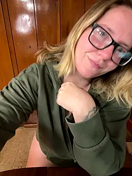 Lizzyloo online show from 23, 11, 2025