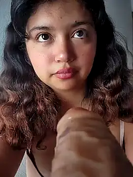 Snapshot of Peach_Girll chatting on 8, 2, 2025 Peach Girll online show from 8, 2, 2025