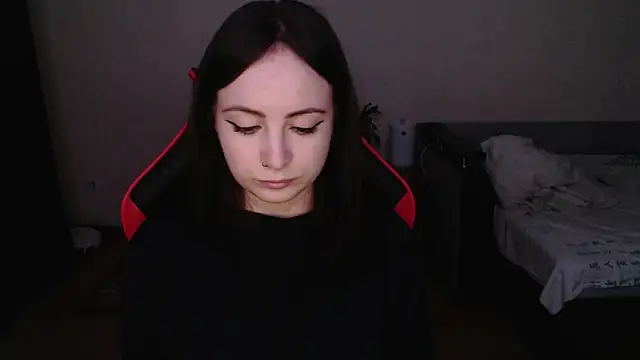 Snapshot of Laralianna chatting on 10, 11, 2025 Laralianna online show from 10, 11, 2025