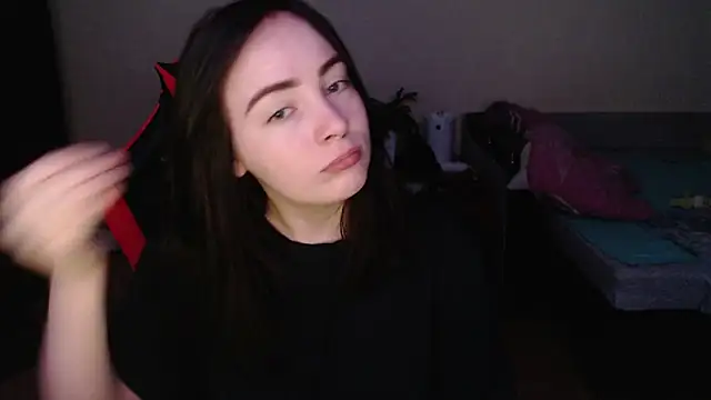 Snapshot of Laralianna chatting on 21, 11, 2025 Laralianna online show from 21, 11, 2025