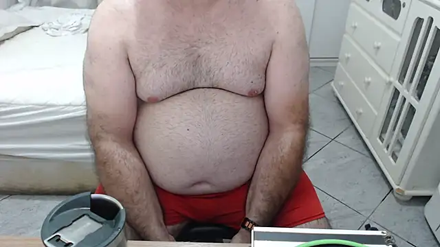 Snapshot of MysterBearMG chatting on 8, 10, 2025 MysterBearMG online show from 8, 10, 2025