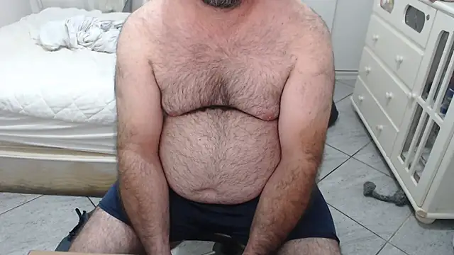 Snapshot of MysterBearMG chatting on 19, 11, 2025 MysterBearMG online show from 19, 11, 2025