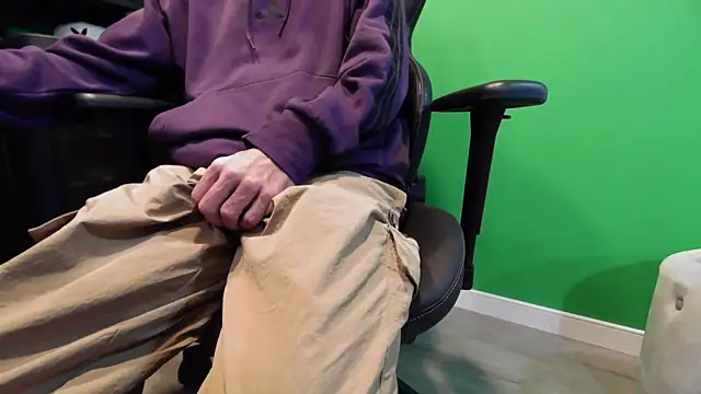 Snapshot of kuruptxxx_live chatting on 13, 11, 2025 kuruptxxx live online show from 13, 11, 2025