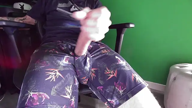 Snapshot of kuruptxxx_live chatting on 16, 11, 2025 kuruptxxx live online show from 16, 11, 2025