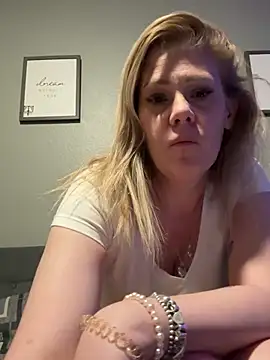 Lexi Shocker online show from 26, 2, 2025