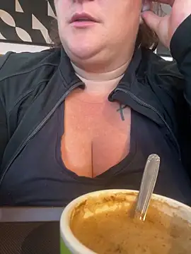Snapshot of sweeti_Em chatting on 30, 9, 2025 sweeti Em online show from 30, 9, 2025