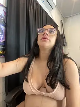 Snapshot of Ninnfa chatting on 10, 10, 2025 Ninnfa online show from 10, 10, 2025