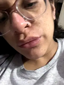 Snapshot of Ninnfa chatting on 9, 11, 2025 Ninnfa online show from 9, 11, 2025