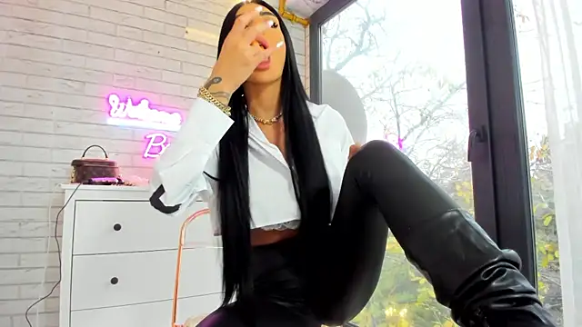 Snapshot of Britney_Charm_ chatting on 7, 11, 2025 Britney Charm online show from 7, 11, 2025