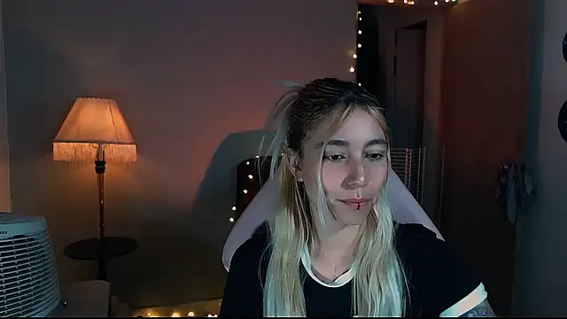 Saucy Jenn online show from 24, 1, 2025