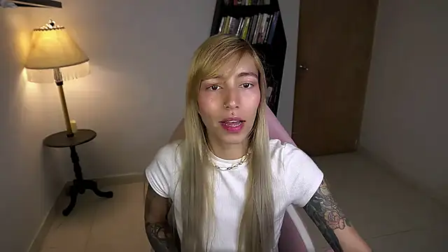 Snapshot of Saucy_Jenn chatting on 15, 3, 2026 Saucy Jenn online show from 15, 3, 2026