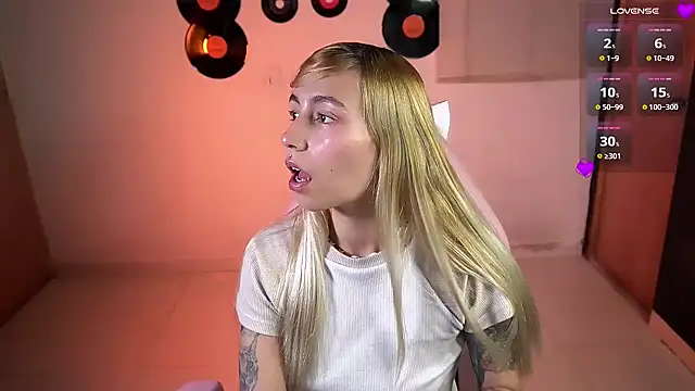 Snapshot of Saucy_Jenn chatting on 20, 3, 2026 Saucy Jenn online show from 20, 3, 2026