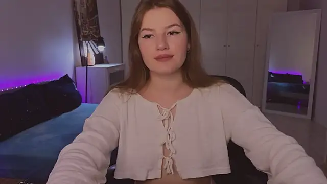 Snapshot of alwaysfrida chatting on 27, 10, 2025 alwaysfrida online show from 27, 10, 2025