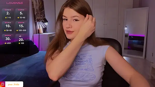 Snapshot of alwaysfrida chatting on 13, 11, 2025 alwaysfrida online show from 13, 11, 2025