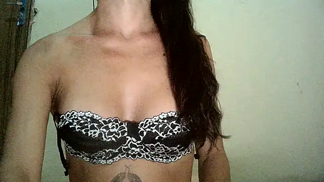 Snapshot of AlexiaDuucan chatting on 9, 1, 2025 AlexiaDuucan online show from 9, 1, 2025