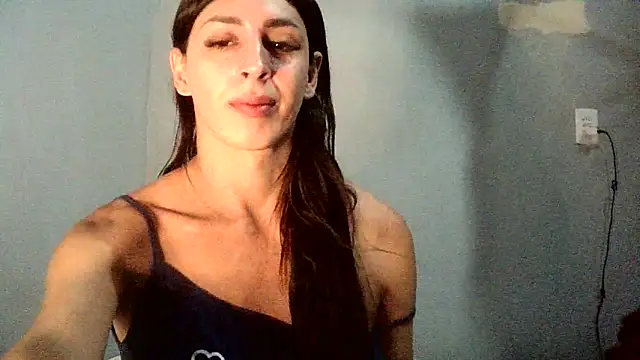 Snapshot of AlexiaDuucan chatting on 1, 11, 2025 AlexiaDuucan online show from 1, 11, 2025