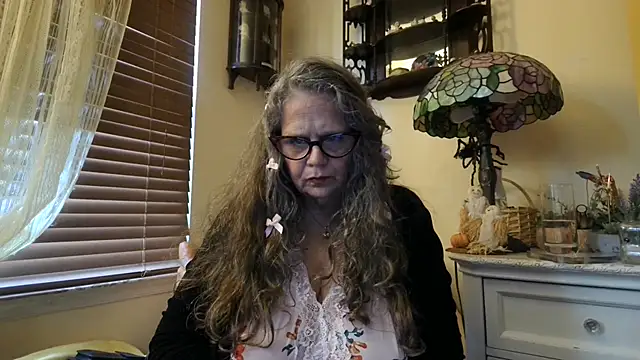 Snapshot of DestineeLoverGirl chatting on 21, 10, 2025 DestineeLoverGirl online show from 21, 10, 2025