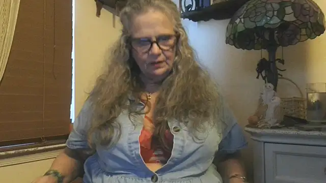 Snapshot of DestineeLoverGirl chatting on 24, 10, 2025 DestineeLoverGirl online show from 24, 10, 2025