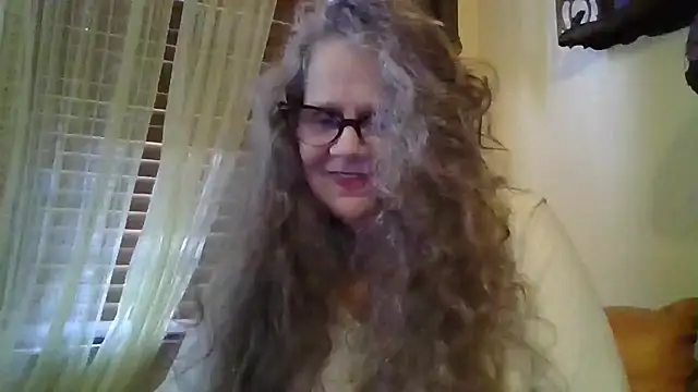 Snapshot of DestineeLoverGirl chatting on 20, 11, 2025 DestineeLoverGirl online show from 20, 11, 2025