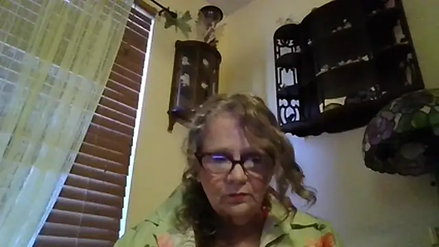 Snapshot of DestineeLoverGirl chatting on 1, 12, 2025 DestineeLoverGirl online show from 1, 12, 2025