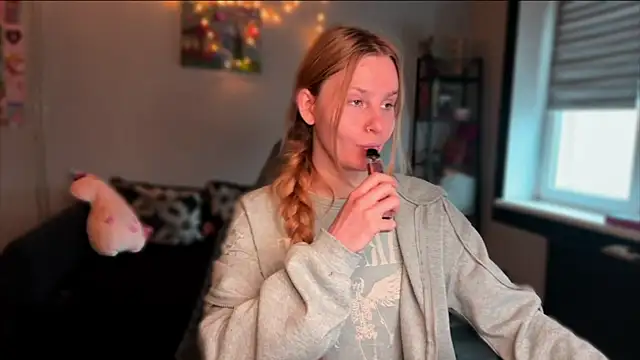 Snapshot of Chanel_Gill chatting on 16, 12, 2025 Chanel Gill online show from 16, 12, 2025