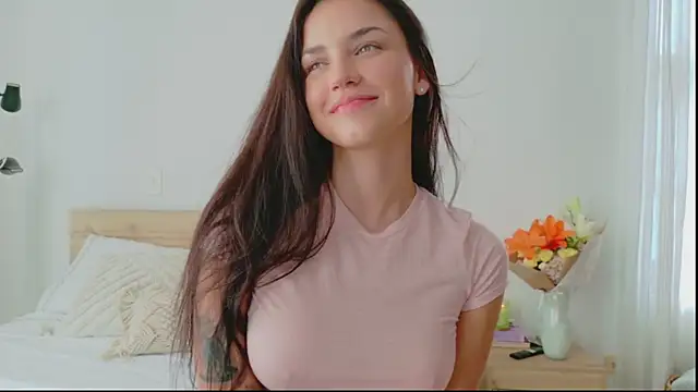 Snapshot of GrettaBenett chatting on 28, 10, 2025 GrettaBenett online show from 28, 10, 2025