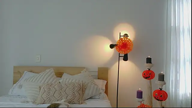 Snapshot of GrettaBenett chatting on 31, 10, 2025 GrettaBenett online show from 31, 10, 2025