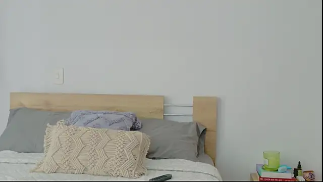 Snapshot of GrettaBenett chatting on 10, 11, 2025 GrettaBenett online show from 10, 11, 2025