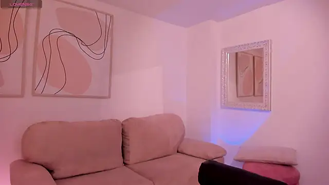 Snapshot of ErikaBenz_ chatting on 13, 10, 2025 ErikaBenz online show from 13, 10, 2025