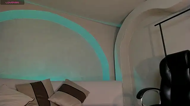 Snapshot of ErikaBenz_ chatting on 25, 10, 2025 ErikaBenz online show from 25, 10, 2025