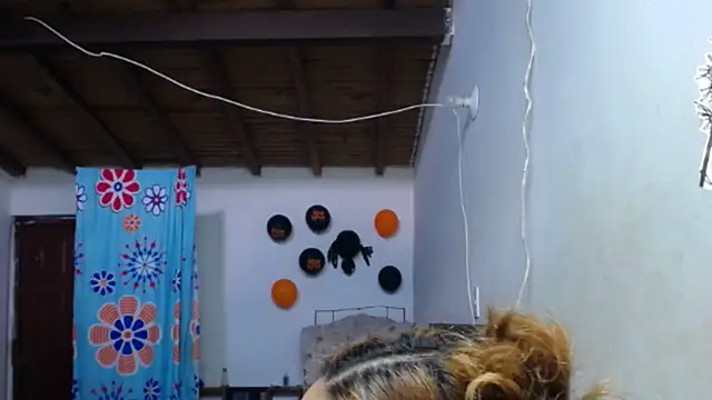 Nicolle Milf online show from 31, 10, 2025