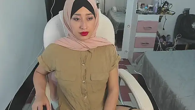 Snapshot of adila_anich chatting on 20, 12, 2024 adila anich online show from 20, 12, 2024