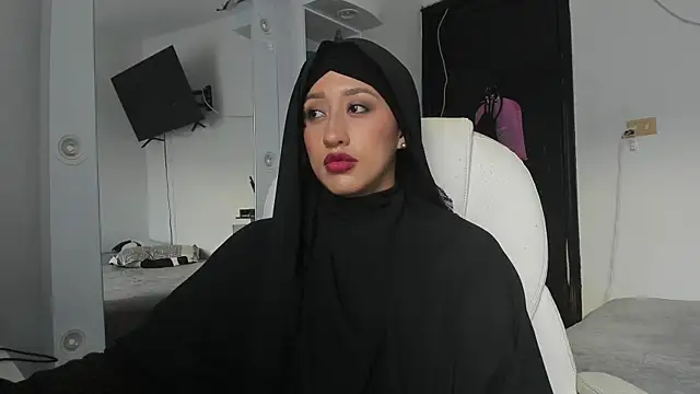 Snapshot of adila_anich chatting on 3, 10, 2025 adila anich online show from 3, 10, 2025